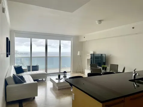 Hallandale Beach FL 33009