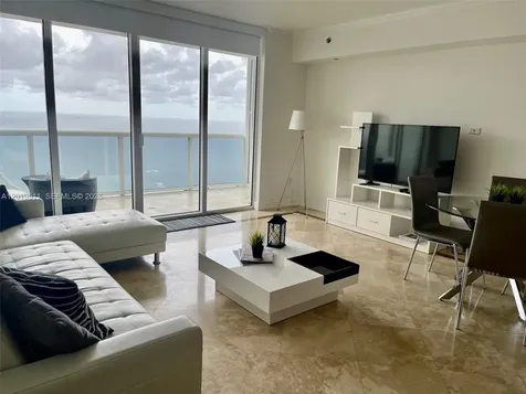 Hallandale Beach FL 33009