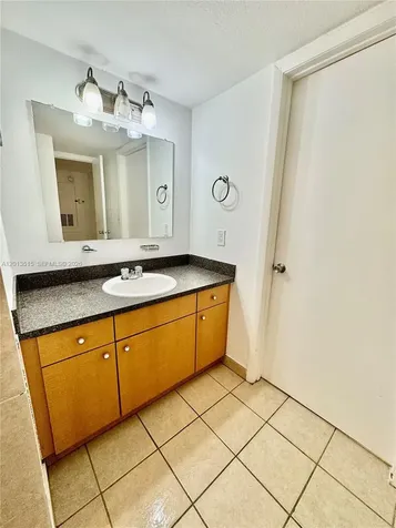 4044 NW 87th Avenue Sunrise FL 33351
