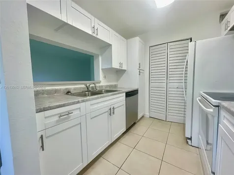 4044 NW 87th Avenue Sunrise FL 33351