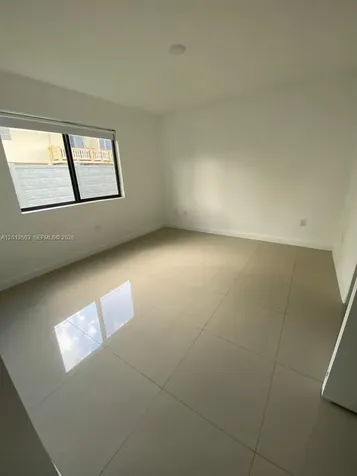 423 E 27th Street Hialeah FL 33013