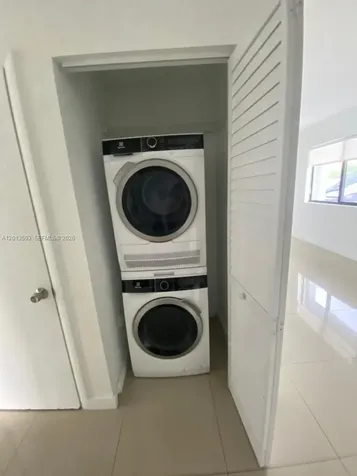 423 E 27th Street Hialeah FL 33013
