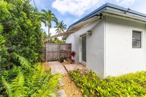 2716 NW 3rd Avenue Wilton Manors FL 33311