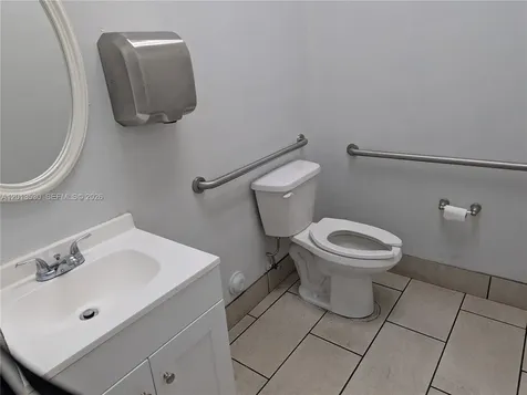 8170 W Mcnab North Lauderdale FL 33068