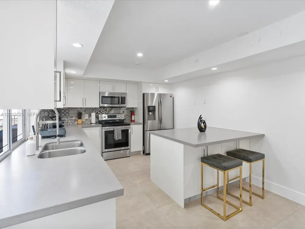 3721 N 55th Avenue Hollywood FL 33021