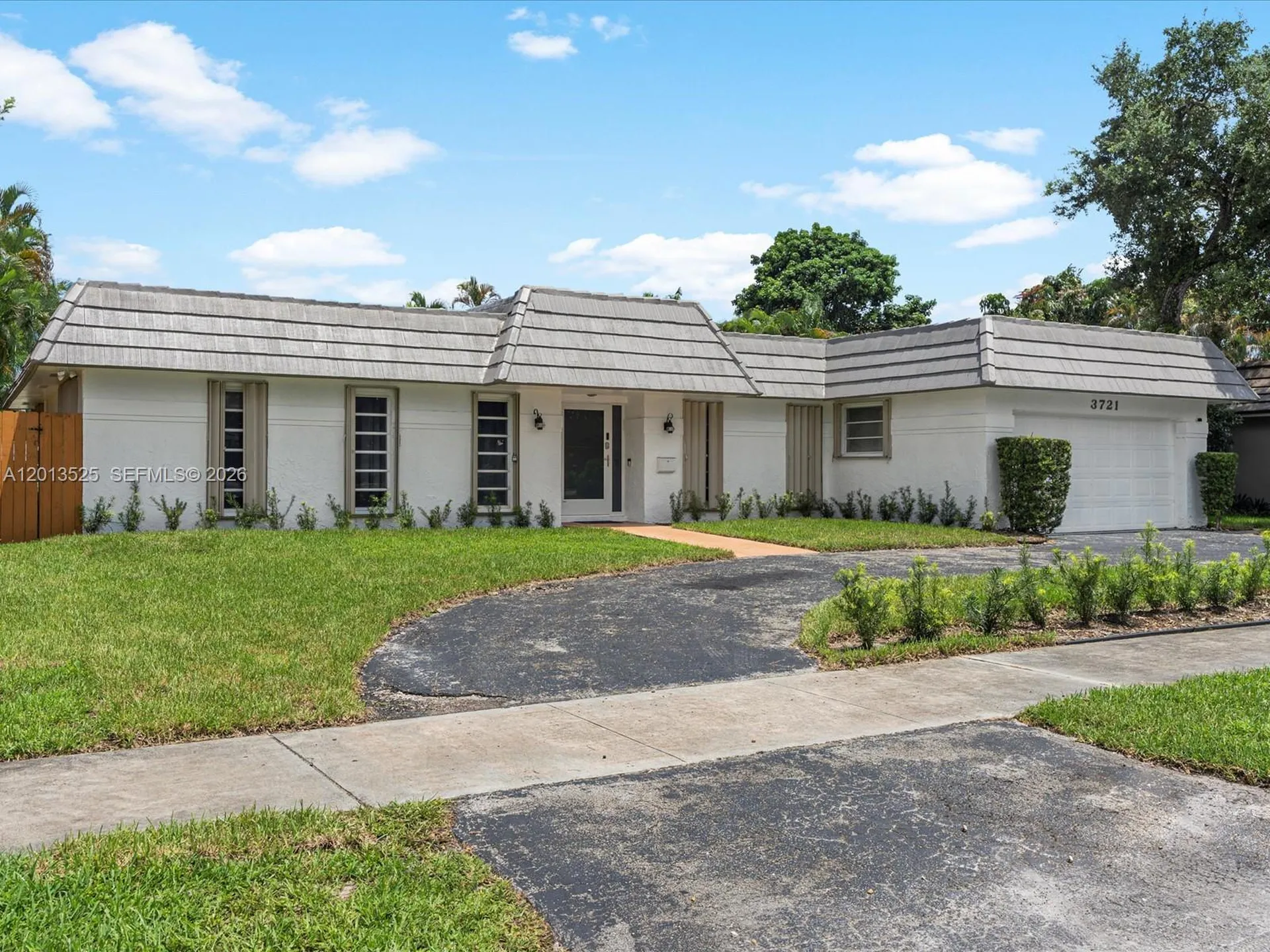 3721 N 55th Avenue Hollywood FL 33021