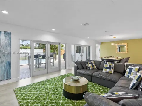 3721 N 55th Avenue Hollywood FL 33021