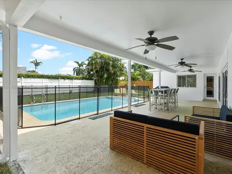 3721 N 55th Avenue Hollywood FL 33021