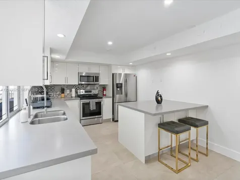 3721 N 55th Avenue Hollywood FL 33021