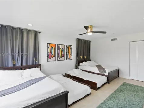 3721 N 55th Avenue Hollywood FL 33021