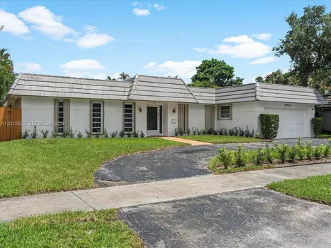 3721 N 55th Avenue Hollywood FL 33021
