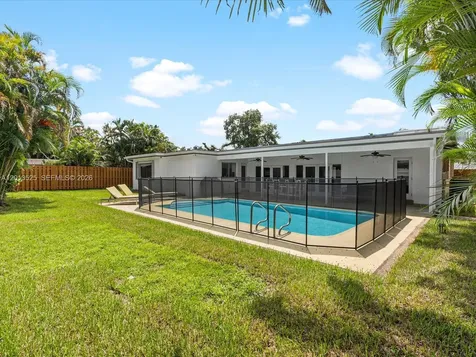 3721 N 55th Avenue Hollywood FL 33021