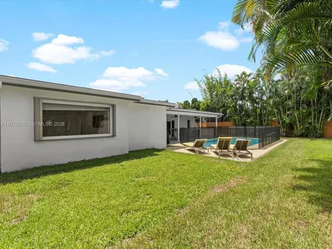 3721 N 55th Avenue Hollywood FL 33021
