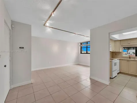 9420 W Flagler Street Miami FL 33174