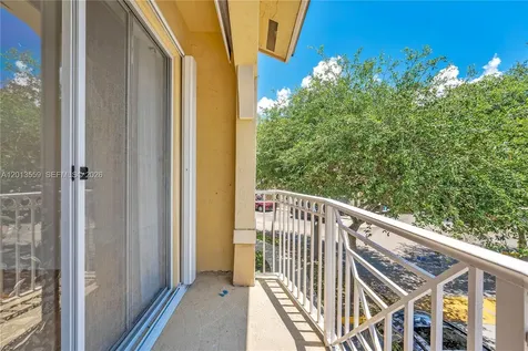 8912 W Flagler Street Miami FL 33174