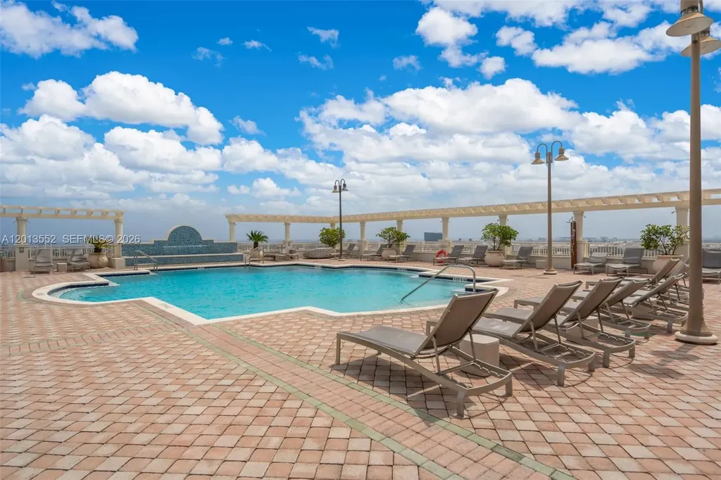 511 SE 5th Avenue Fort Lauderdale FL 33301