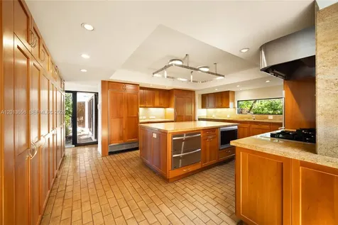 142 San Souci Drive Coral Gables FL 33133