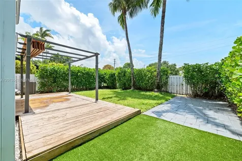829 NW 99th Avenue Plantation FL 33324