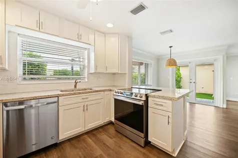 829 NW 99th Avenue Plantation FL 33324
