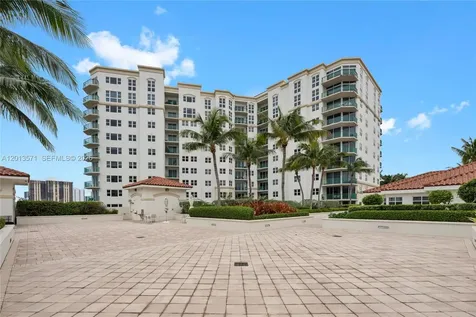 19900 E Country Club Drive Aventura FL 33180