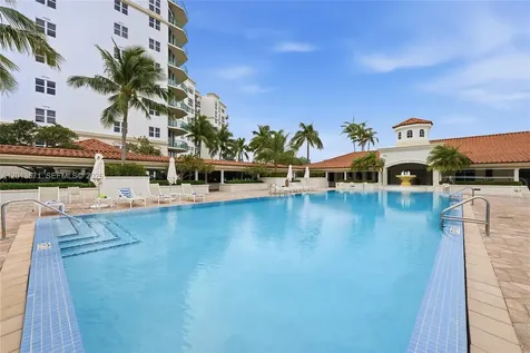 19900 E Country Club Drive Aventura FL 33180