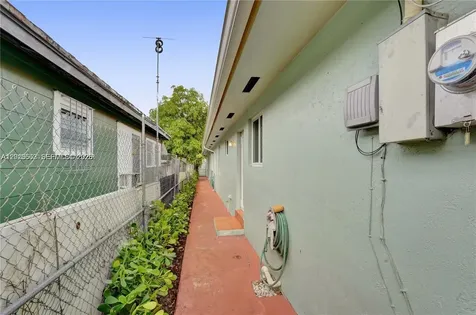 2747 SW 17th Street Miami FL 33145