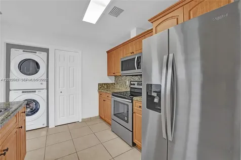 2747 SW 17th Street Miami FL 33145