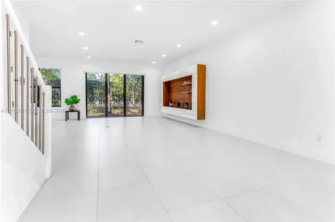 20919 NW 1st Drive Pembroke Pines FL 33029