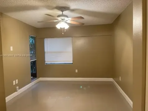 526 SW 113th Way Pembroke Pines FL 33025