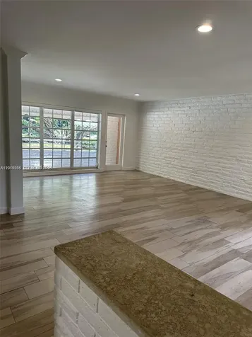Bal Harbour FL 33154