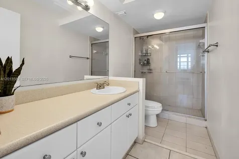 2016 Bay Drive Miami Beach FL 33141