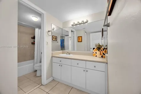 2016 Bay Drive Miami Beach FL 33141