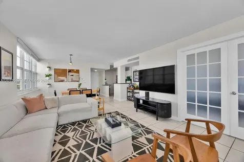 2016 Bay Drive Miami Beach FL 33141