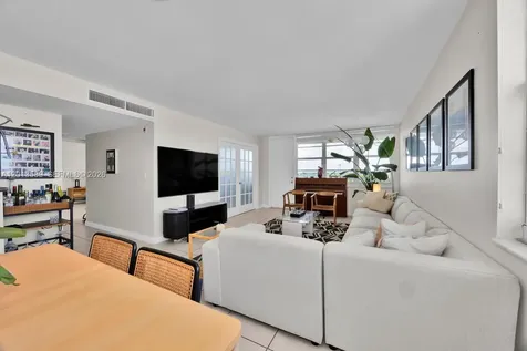 2016 Bay Drive Miami Beach FL 33141