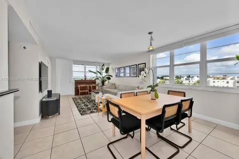 2016 Bay Drive Miami Beach FL 33141