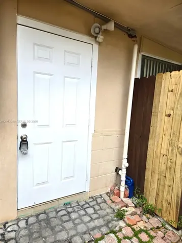 4610 SW 40th Street West Park FL 33023