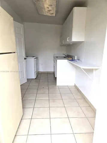 4610 SW 40th Street West Park FL 33023