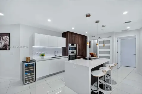 851 NE 1st Avenue Miami FL 33132