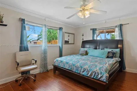 2251 NW 87th Avenue Pembroke Pines FL 33024