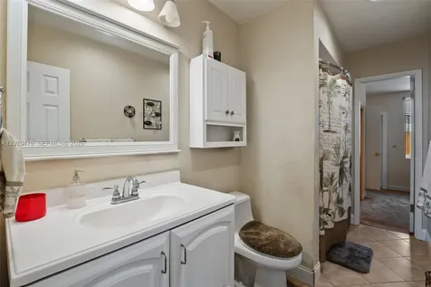 2251 NW 87th Avenue Pembroke Pines FL 33024