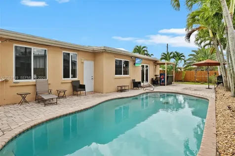 2251 NW 87th Avenue Pembroke Pines FL 33024