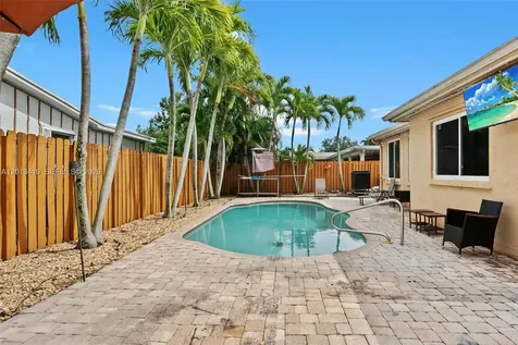 2251 NW 87th Avenue Pembroke Pines FL 33024