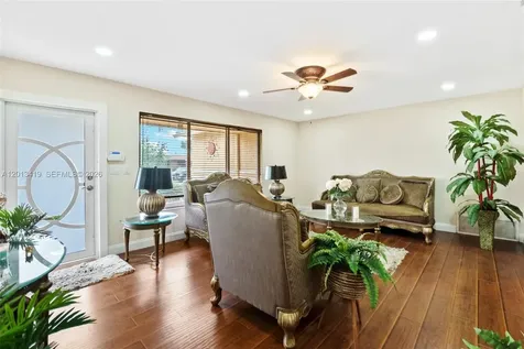 2251 NW 87th Avenue Pembroke Pines FL 33024