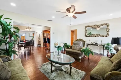 2251 NW 87th Avenue Pembroke Pines FL 33024