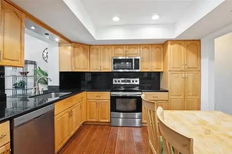 2251 NW 87th Avenue Pembroke Pines FL 33024