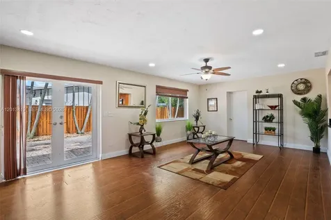 2251 NW 87th Avenue Pembroke Pines FL 33024