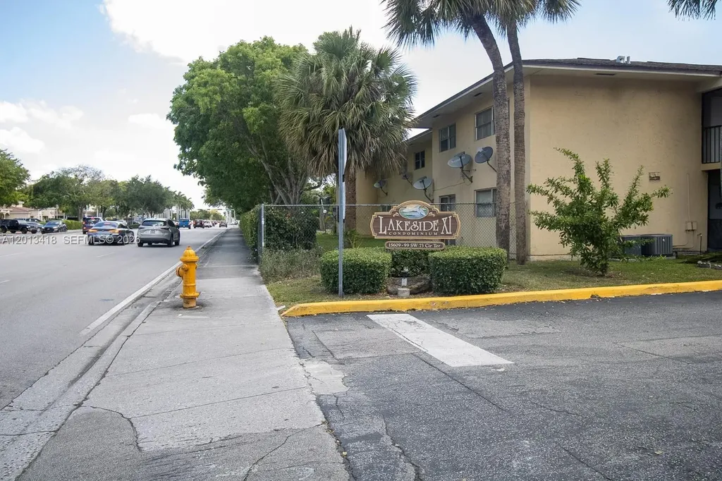 15629 SW 73 Miami FL 33193