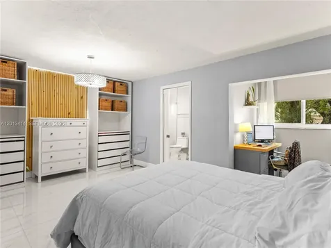 9133 Fontainebleau Boulevard Miami FL 33172