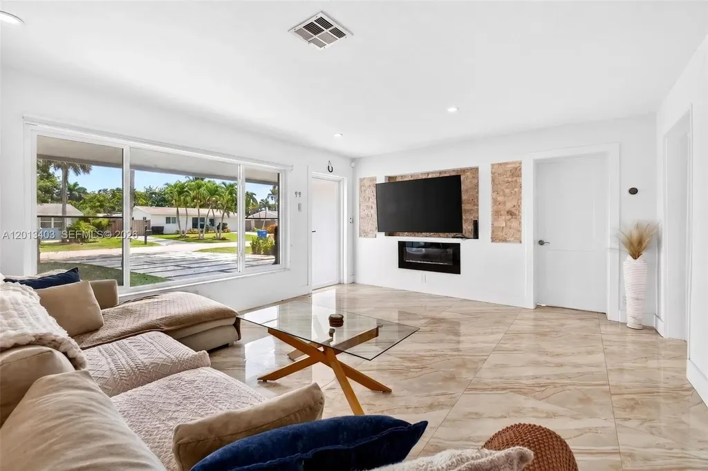 1823 SW 29th Street Fort Lauderdale FL 33315