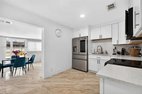 1823 SW 29th Street Fort Lauderdale FL 33315